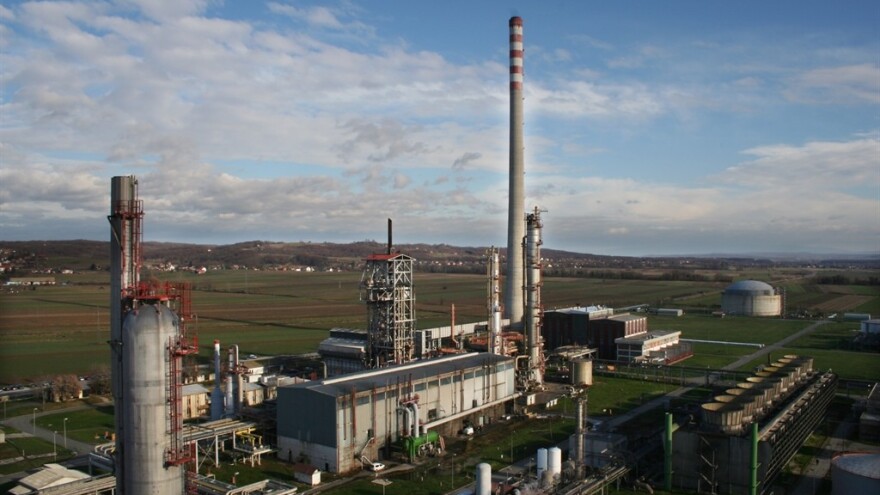 Nastavljena proizvodnja amonijaka i uree u Petrokemiji, osigurano gnojivo za proljetnu sjetvu
