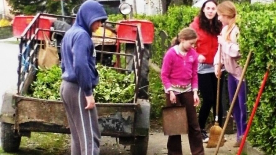 Čišćenjem mjesta obilježili dan šuma i voda