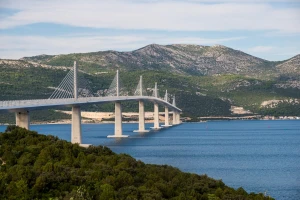 Domaća agro administracija u dvije godine košta koliko i izgradnja Pelješkog mosta?