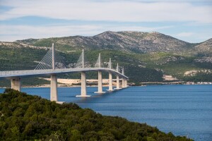 Domaća agro administracija u dvije godine košta koliko i izgradnja Pelješkog mosta?
