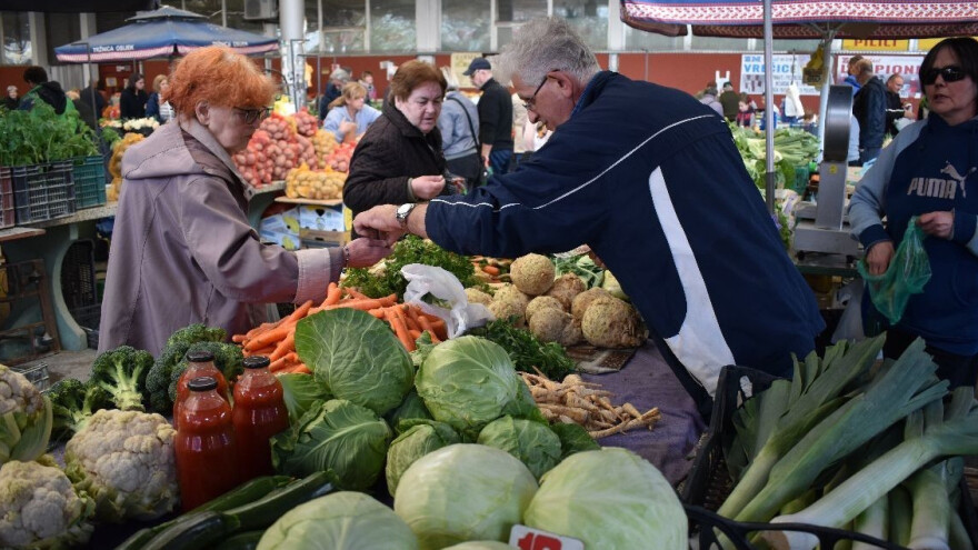 Fiskalizacija za nakupce, ali ne i proizvođače na pijacama?