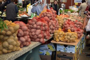 Koji je vaš izbor pri kupovini: pijaca, marketi ili online narudžbe?