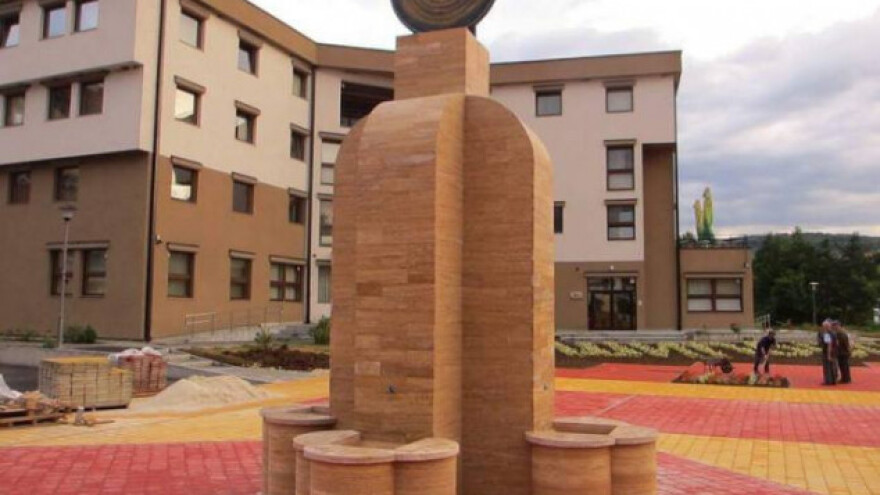 U Bosni podignut spomenik piti