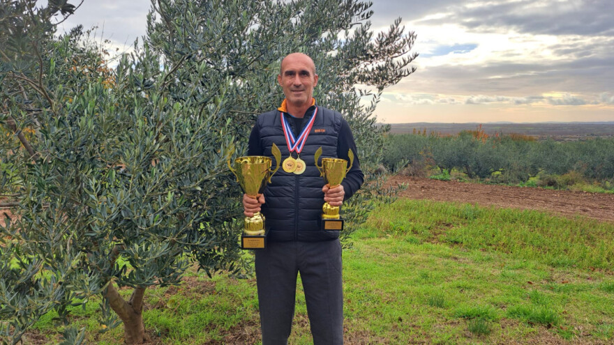 Primjer Denisa Plastića: Platio 3000 kubika vode da bi proizveo šampionsko maslinovo ulje!