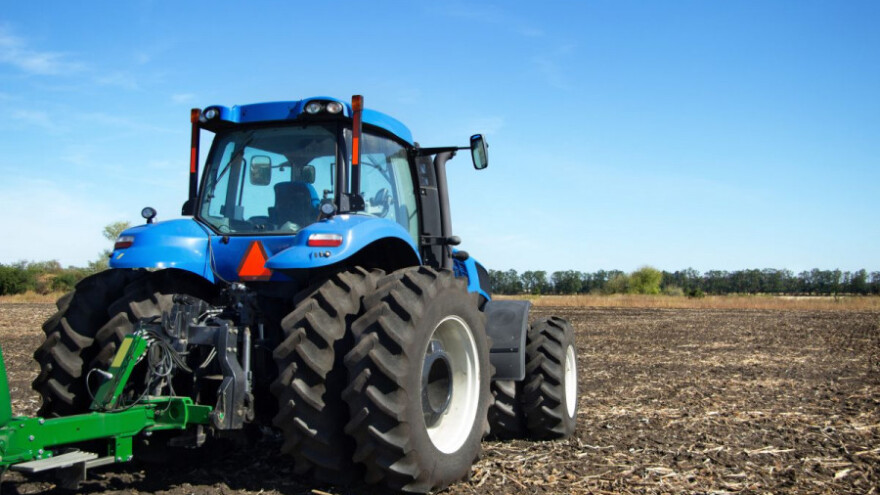 Osiguran plavi dizel za poljoprivrednike