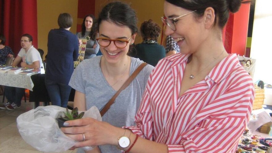 Podijelile presadnice i mladima i starima