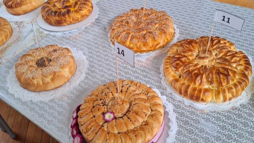 Održana "Pogačijada": Učenici pokazali umeće u pravljenju slavskog kolača