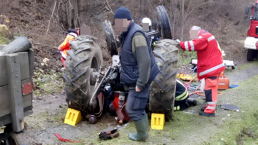 Uhićen 77-godišnji traktorist, pod utjecajem alkohola skrivio prometnu nesreću
