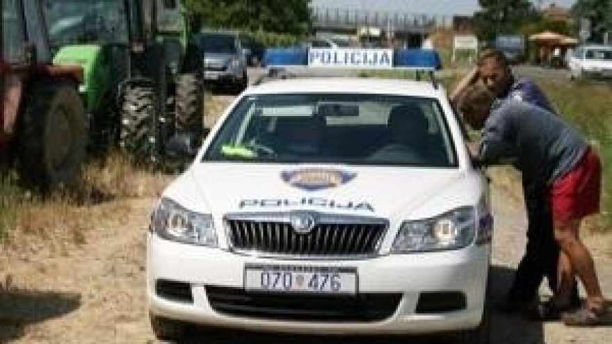 Osatina otima tuđi kukuruz - na terenu i policija?