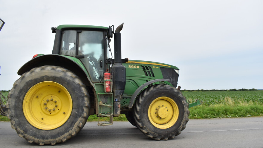 Bivši političar poginuo prevrtanjem traktora u Srbiji, nesreća i u Zvorniku