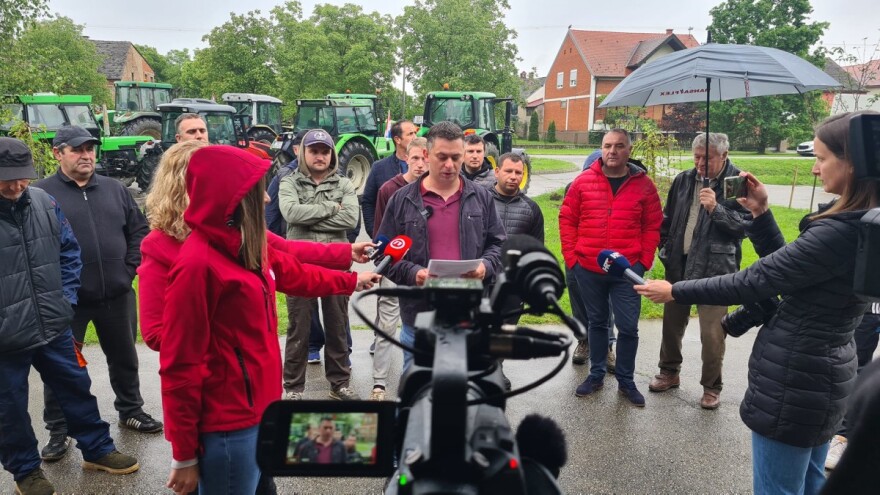 Moj djed 1945. godine je prošao bolje, njemu su barem ostavili 10 hektara, nama nisu ništa