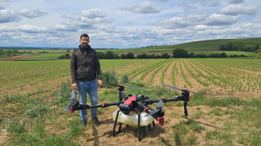 Provjerili smo kako radi trenutno najveći model poljoprivrednog drona u Hrvatskoj