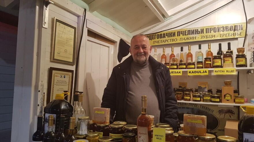 Porodica Pažin proizvodi organski med - na 200 košnica prinos je par tona po sezoni