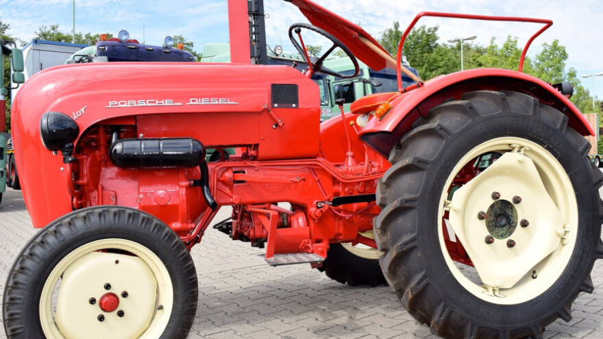 Crveni Porsche Junior sa 14 konja juri Nürburgring-om