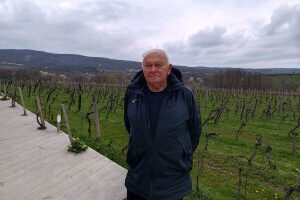 Vinski čarobnjak iz Hrnjevca Ivan Enjingi već je 80 godina u vinarstvu i niže nova priznanja!
