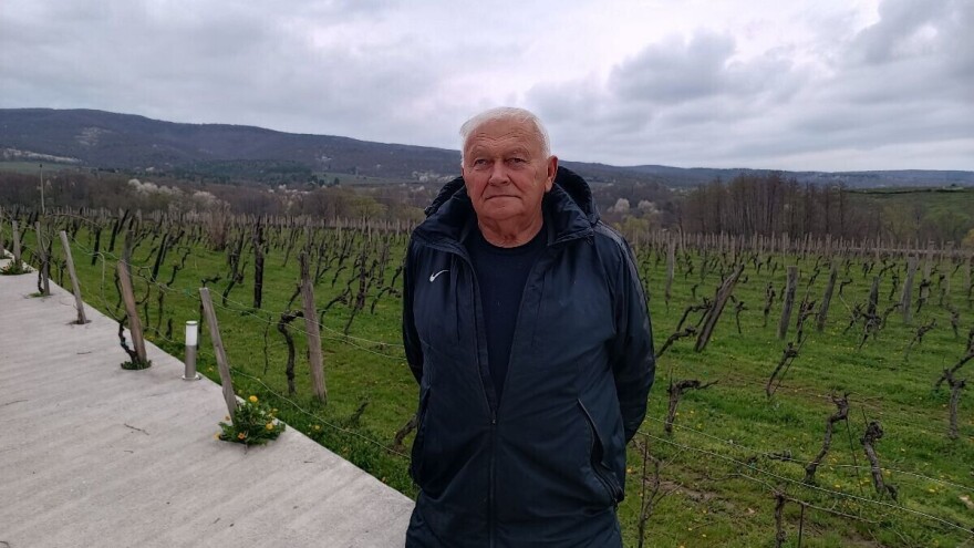 Vinski čarobnjak iz Hrnjevca Ivan Enjingi već je 80 godina u vinarstvu i niže nova priznanja!