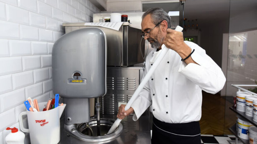 Sladoled od ajvara, kačkavalja i autohtonog voća