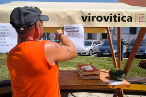 U znak prosvjeda dijelili povrće: Ovo je odraz stanja u državi, otimačina je dosegla vrhunac