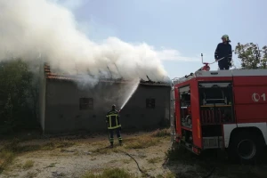 Palio korov - izgorjela susjedova staja i 600 bala sijena