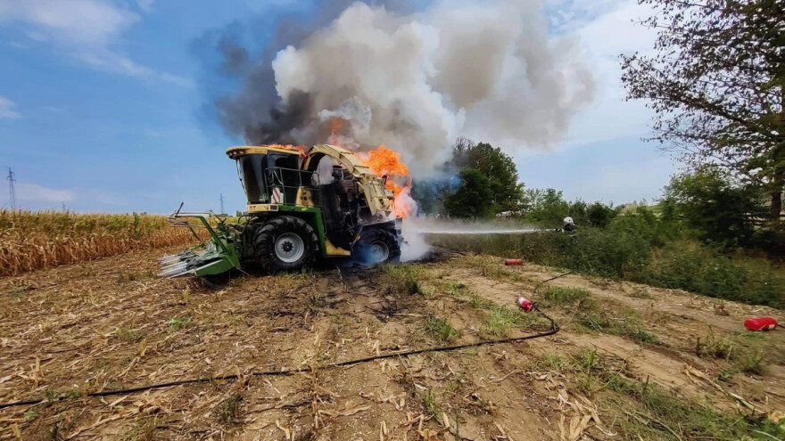 Vatra progutala silokombajn vrijedan pola milijuna kuna