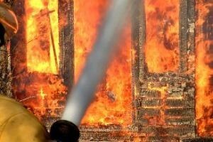 U požaru izgorjelo 10 krava i 30 svinja