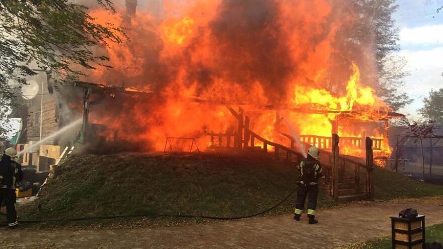 Vatra progutala eko imanje Orlov put