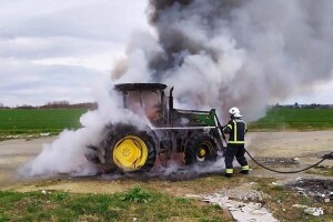 Vatra 'progutala' traktor, šteta 200.000 kuna
