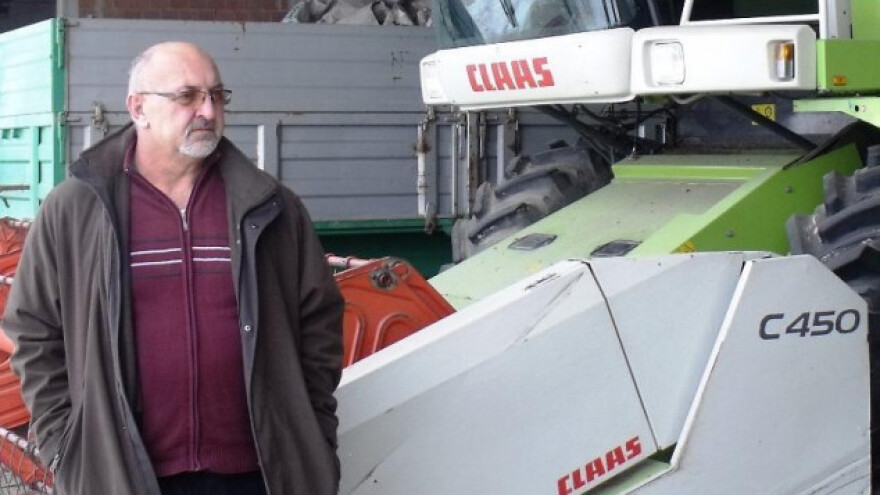 Selo uvelo cestarinu svojim poljoprivrednicima