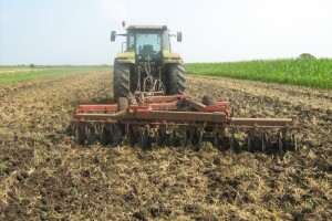 Agrotehničkim mjerama protiv suše na oranicama!
