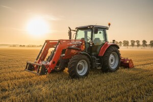 Predstavljena nova serija MF traktora!