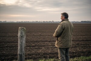Preko trnja do državne zemlje