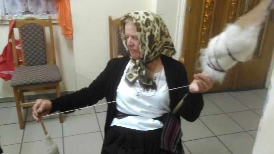 Obrovčani oživeli prelo, uz pesmu, vunu i tradicionalnu hranu