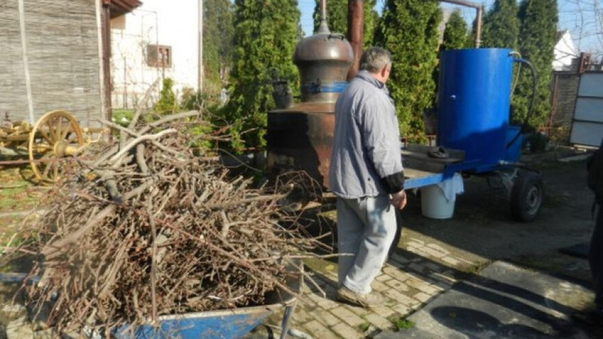 Tradicionalno pečenje rakije u Banatu