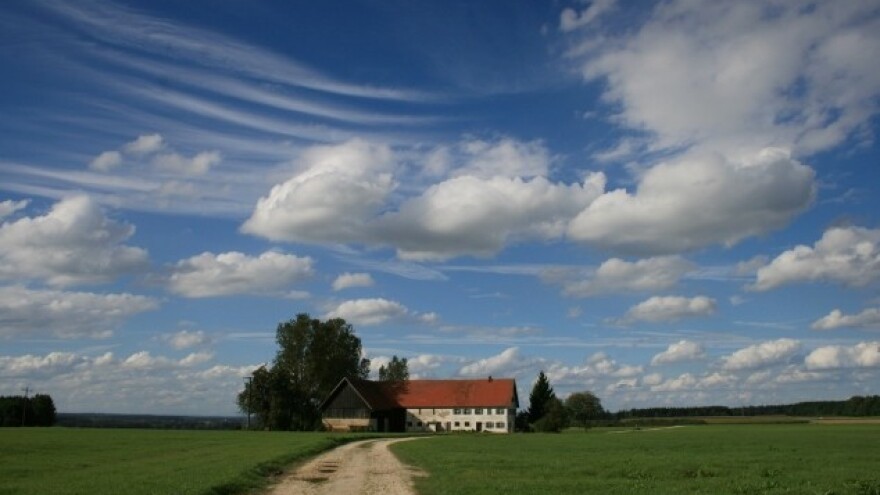 Država prodaje voćnjake, kuće i oranice