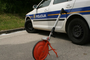 Pijan traktorom udario u automobil i sletio s ceste - u zatvoru je