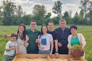 Beg od ekrana i mreža u selu Divci - uz domaću hranu i zaboravljene društvene igre