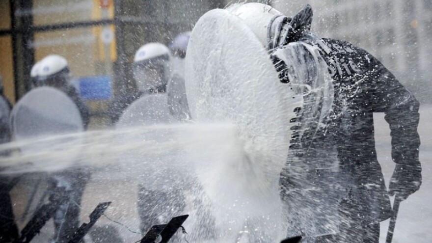 Mlijekom na EU parlament!