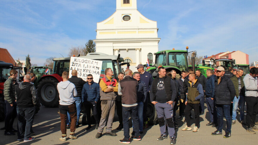 Prosvjed u Đakovu: Želimo živjeti i proizvoditi, a ne voditi papire i biti knjigovođe