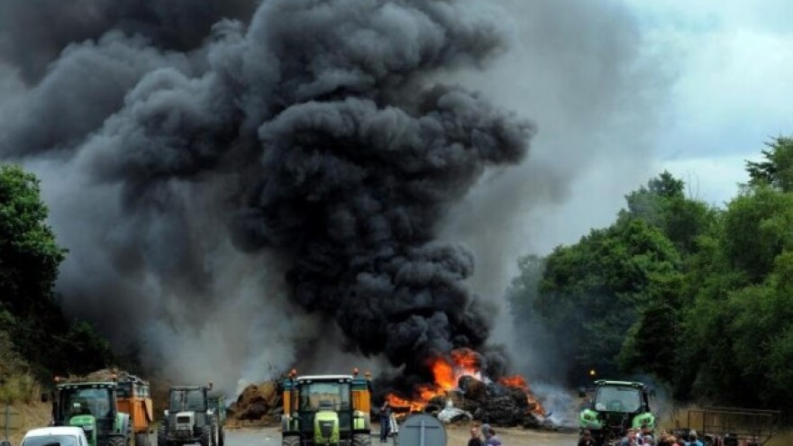Francuski poljoprivrednici pokazali snagu!
