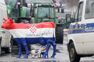 Mljekari prosvjeduju osmi dan