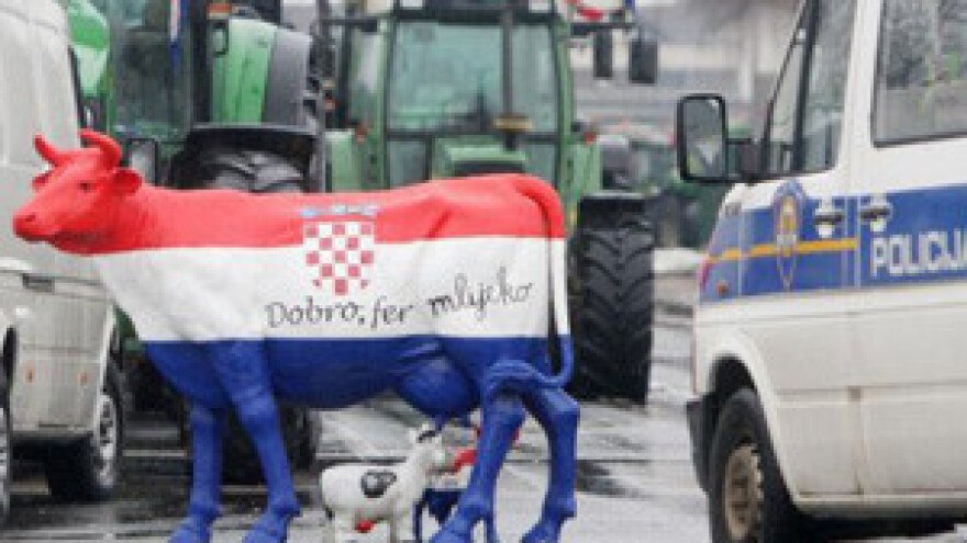 Mljekari prosvjeduju osmi dan