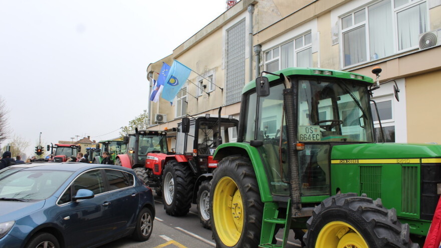 Traže poništenje natječaja: Poljoprivrednici iz Čepina primljeni na razgovor u Županiju