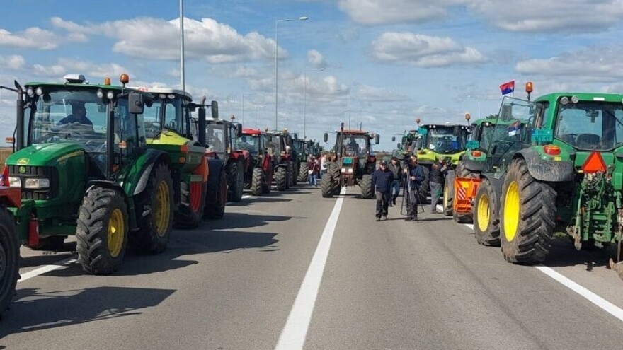 Subotički poljoprivrednici prekinuli protest, čekaju sastanak u Ministarstvu poljoprivrede