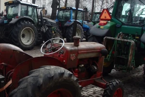 Udruženje mljekara GVR organizira mirni protest - dolaze sa poljoprivrednim mašinama do zgrade Općine Bugojno