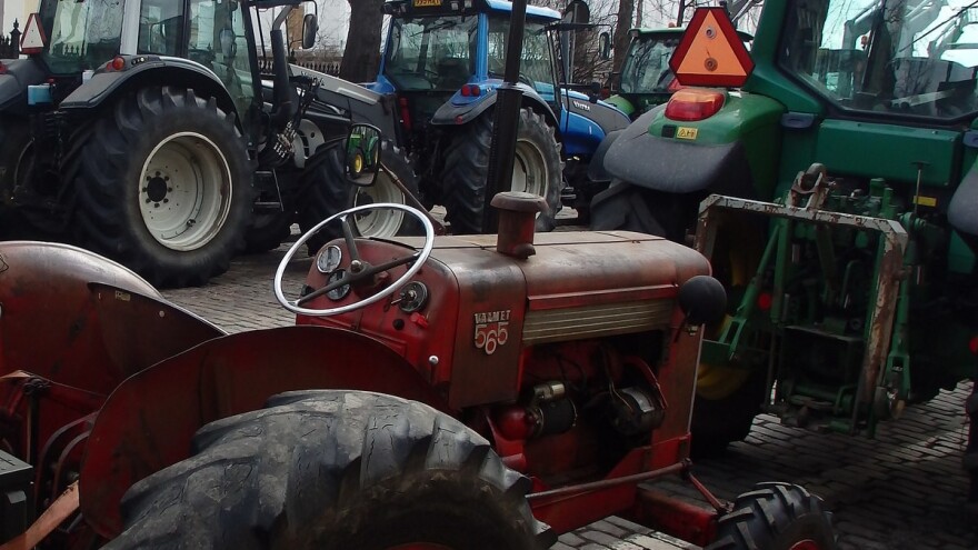 Udruženje mljekara GVR organizira mirni protest - dolaze sa poljoprivrednim mašinama do zgrade Općine Bugojno