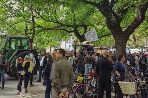 Zbog incidenta na protestu poljoprivrednika: Tri meseca kućnog pritvora za četvoricu uhapšenih