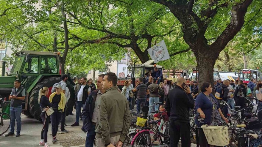 Zbog incidenta na protestu poljoprivrednika: Tri meseca kućnog pritvora za četvoricu uhapšenih