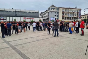 Protest poljoprivrednika u Leskovcu: Traže garantovane cene voća i povrća, ali i veće subvencije