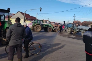 Poljoprivrednici Srbije i dalje prosvjeduju, priveden predsjednik udruženja
