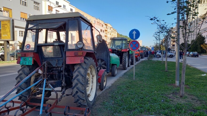 Protest poljoprivrednika danas u podne u Novom Sadu - stižu sa oko 100 traktora